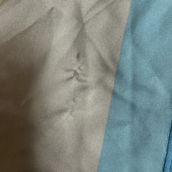 Tory Burch silk scarf brand new - Picture 3 of 3